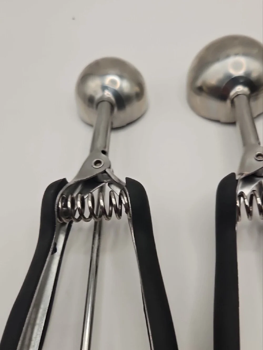 Stainless Steel Spring-Loaded Ice Cream Scoop (Set of 3) 2Tbsp 4Tbsp 1/2 Cup